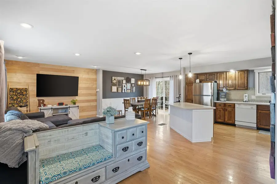 610 Forest Rd Road, East Moline, IL 61244 - Image #2