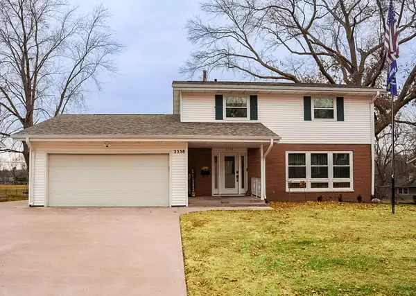 2538 E Garfield St Street, Davenport, IA 52803