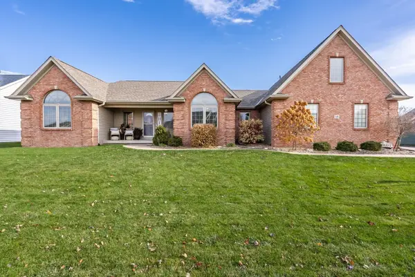 18 Nicholas Court, Eldridge, IA 52748