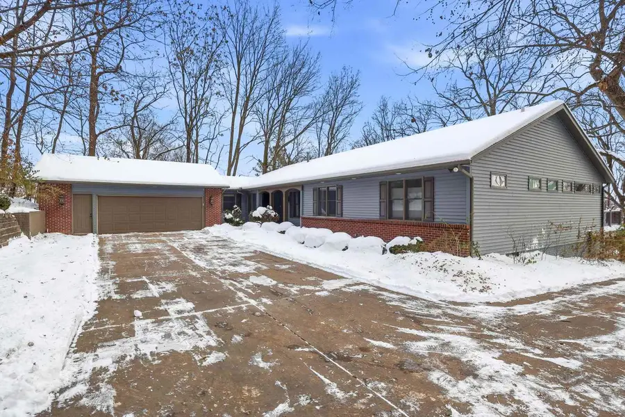 60 Custer Terrace, Bettendorf, IA 52722 - Image #3