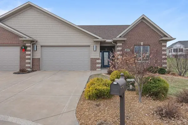 4107 Saint Erin Court, Bettendorf, IA 52722