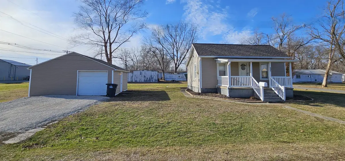 803 S Maple Street, Salem, IL 62881 - Image #1