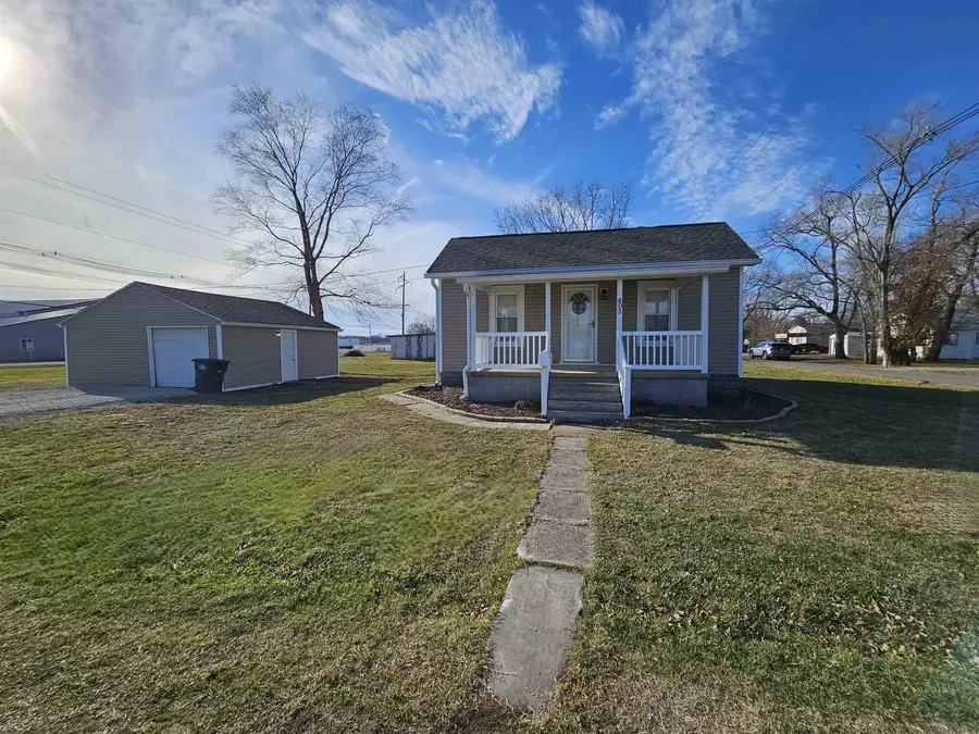 803 S Maple Street, Salem, IL 62881 - Image #2