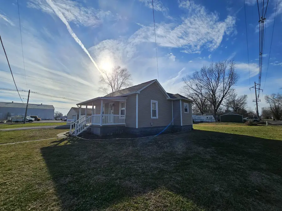 803 S Maple Street, Salem, IL 62881 - Image #3