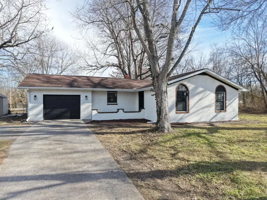 208 N Brown Street, Benton, IL 62812 - Image #2