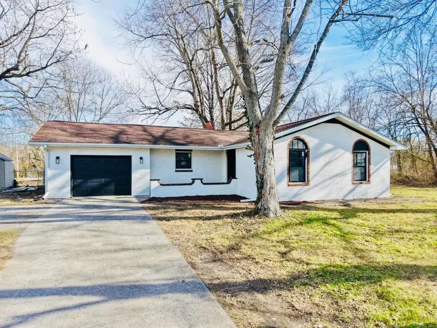 208 N Brown Street, Benton, IL 62812 - Image #3