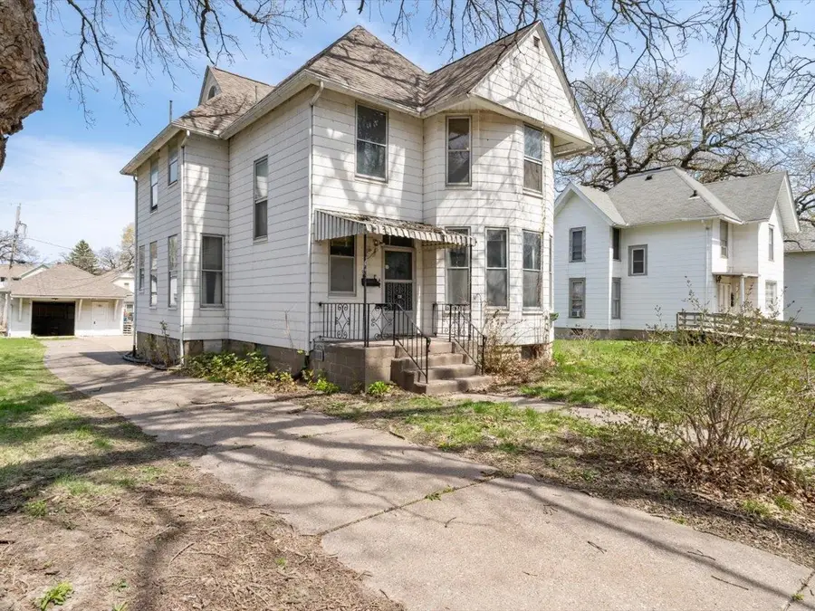 730 E 14th St Street, Davenport, IA 52803 - Image #2