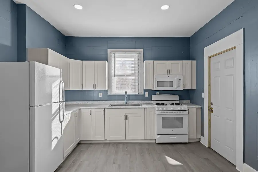 1527 W 6th St Street, Davenport, IA 52802 - Image #2