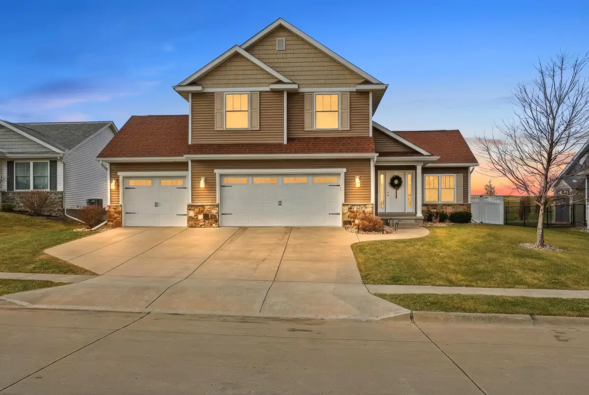 6326 Lillie Avenue, Davenport, IA 52806 - Image #1