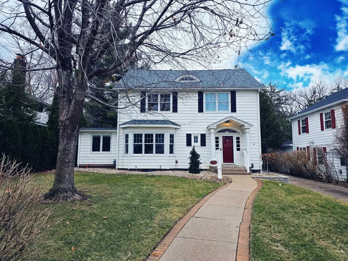 243 Fernwood Ave Avenue, Davenport, IA 52803 - Image #1