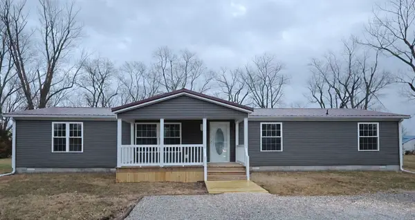 2114 Cedar Ave Avenue, Salem, IL 62881