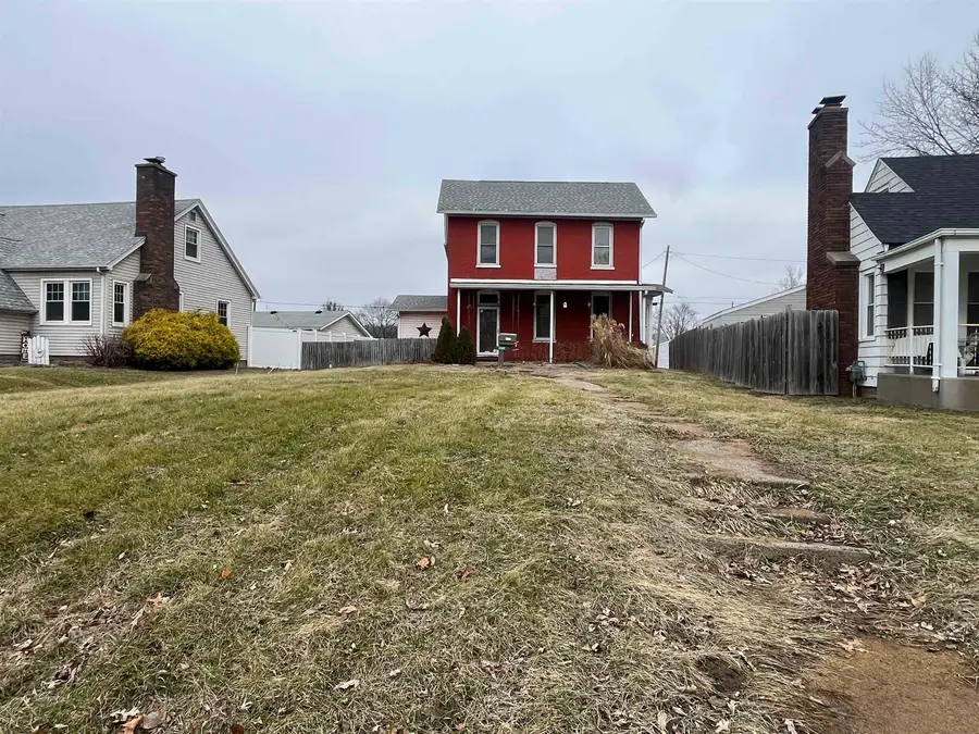 3302 Rockingham Rd Road, Davenport, IA 52802 - Image #2