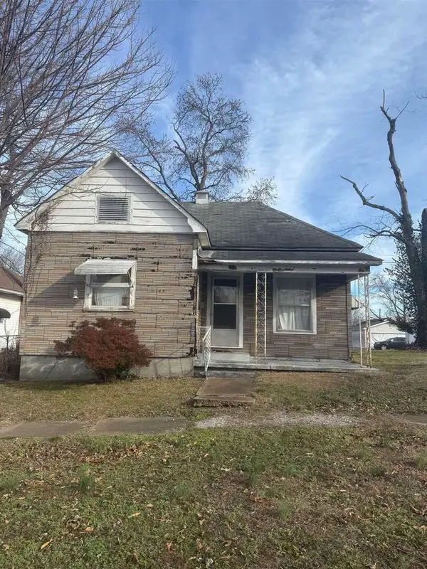 404 S Thomas Street, Christopher, IL 62822