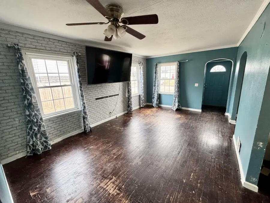 208 10th Street N, Cordova, IL 61242 - Image #2