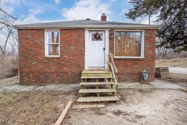 1 Blue Grass Court, Davenport, IA 52802