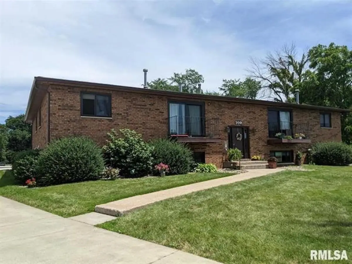 709 Crosstown Avenue #101, Silvis, IL 61282 - Image #1