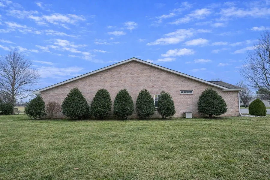 661 Lake Harbor Drive, Marion, IL 62959 - Image #2