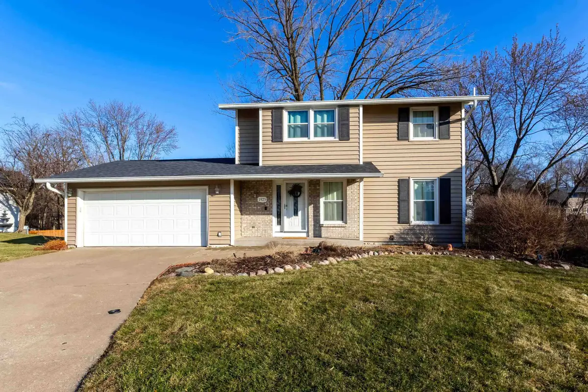 3925 Tanglefoot Court, Bettendorf, IA 52722 - Image #1