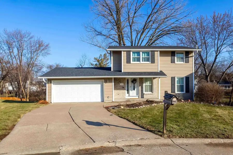 3925 Tanglefoot Court, Bettendorf, IA 52722 - Image #2