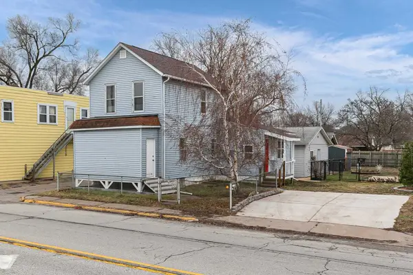 910 18th Ave Avenue, Rock Island, IL 61201