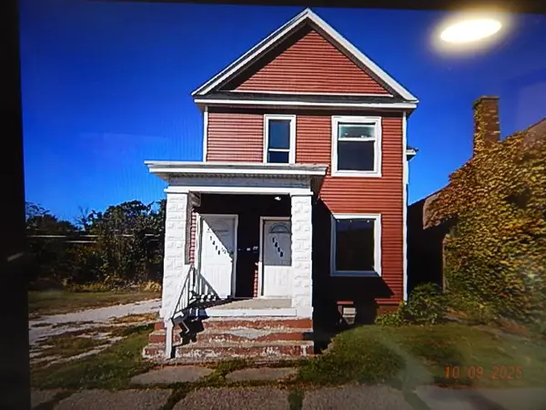 1410 W 4th St Street, Davenport, IA 52802