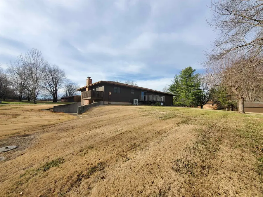 11608 Laurelwood Ln Lane, Carbondale, IL 62901 - Image #3