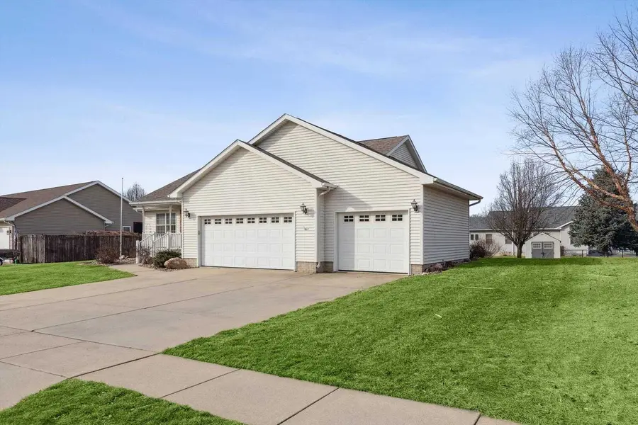 1710 Mackin Drive, Dewitt, IA 52742 - Image #2