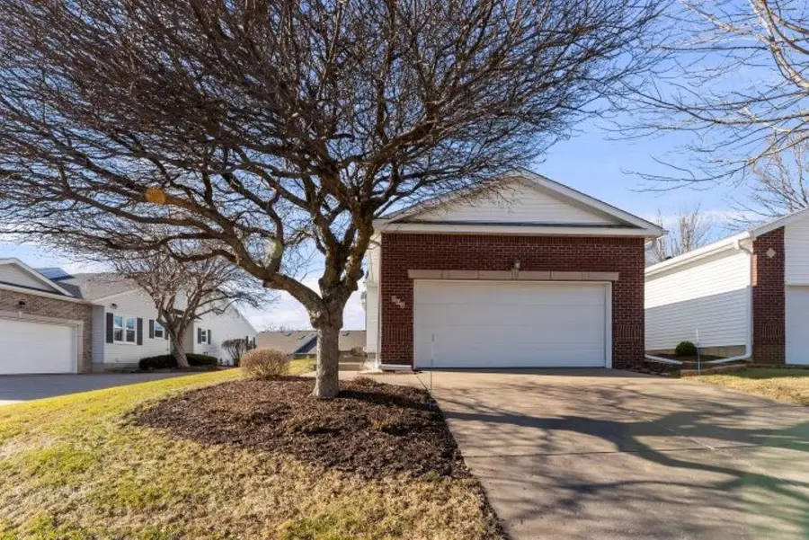 802 Falcon Drive, Le Claire, IA 52753 - Image #2