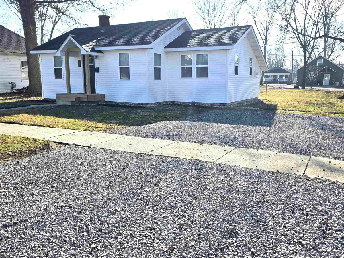 312 Lincoln Avenue, Flora, IL 62839 - Image #1