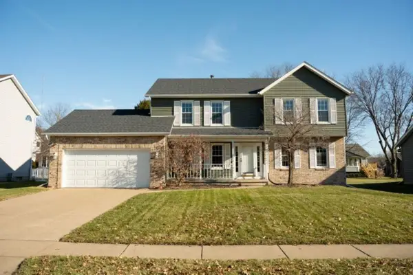 2929 Greenview Drive, Bettendorf, IA 52722