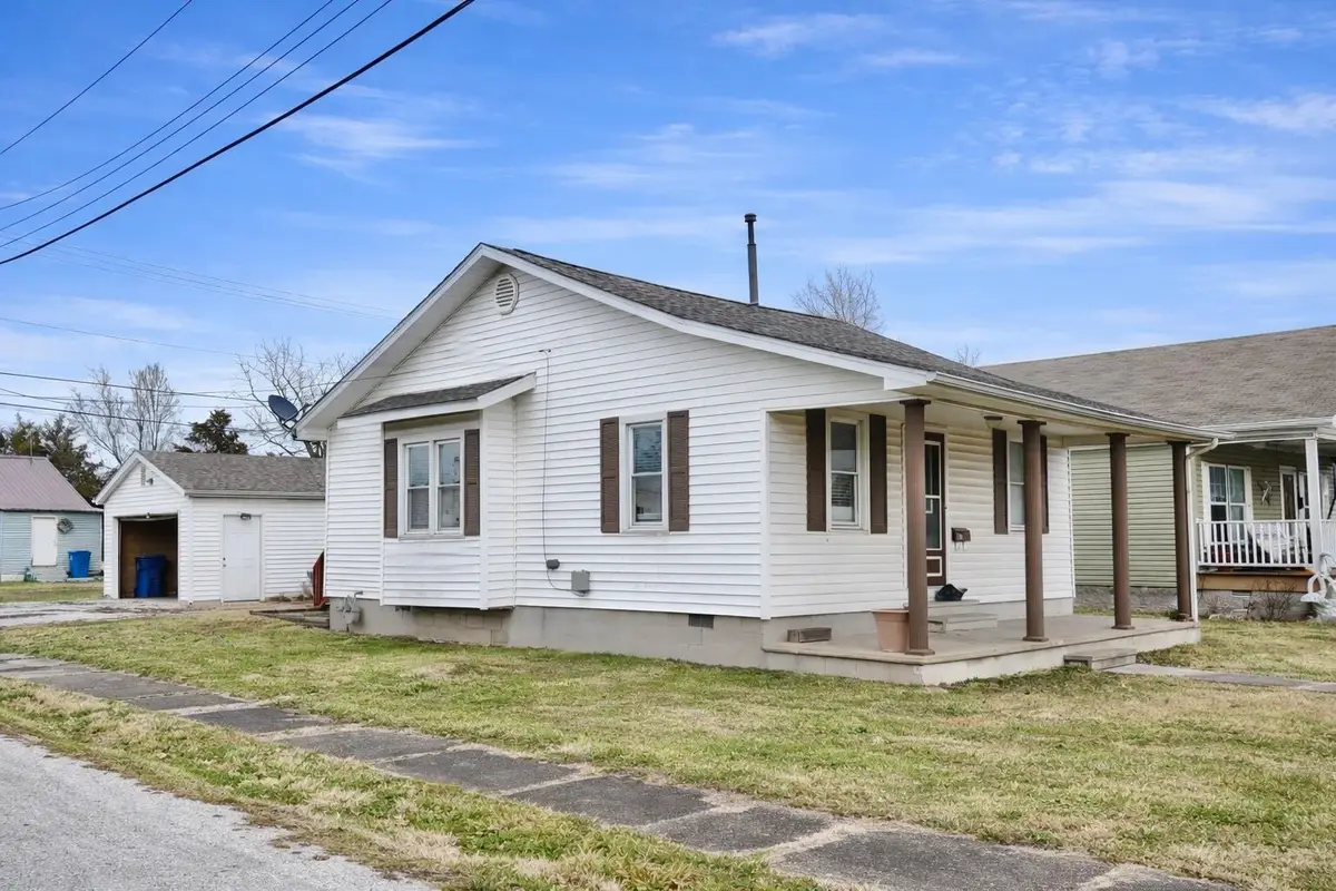 1201 E Bond Street, Benton, IL 62812 - Image #1