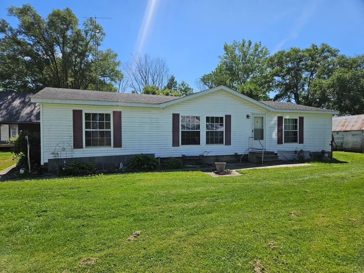 110 E South Street, Loraine, IL 62349 - #1