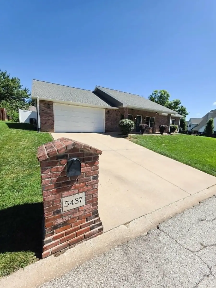 5437 Watchtower Drive, Quincy, IL 62305 - #2