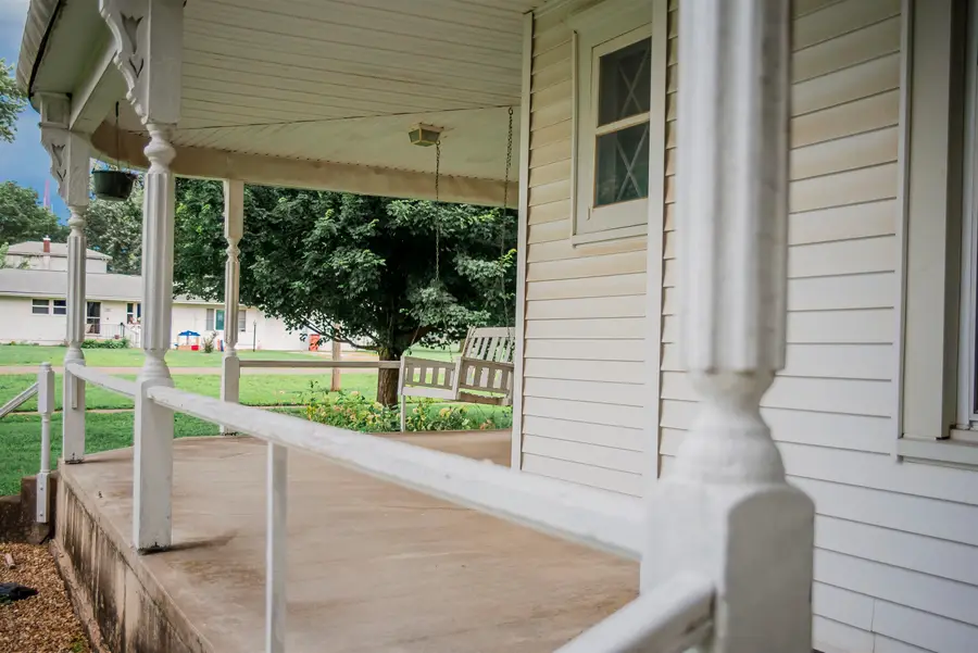 106 E Washington Street, Mendon, IL 62351 - #3