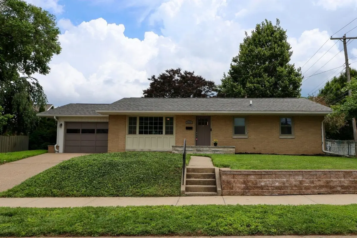 925 S 19th Street, Quincy, IL 62301 - #1