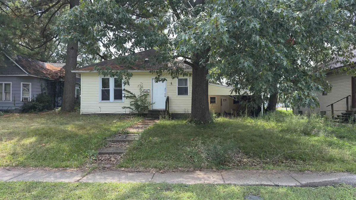 604 E Washington Street E, Christopher, IL 62822 - #1