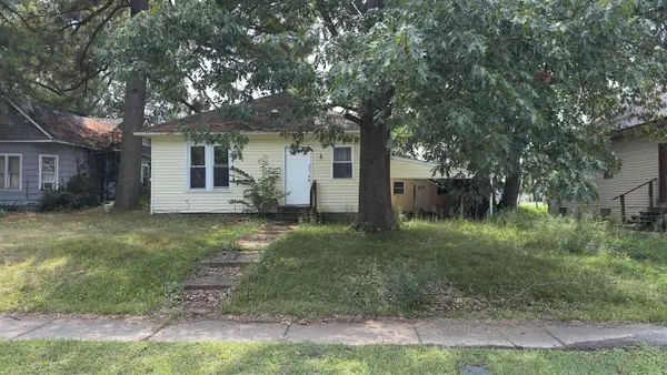604 E Washington Street E, Christopher, IL 62822
