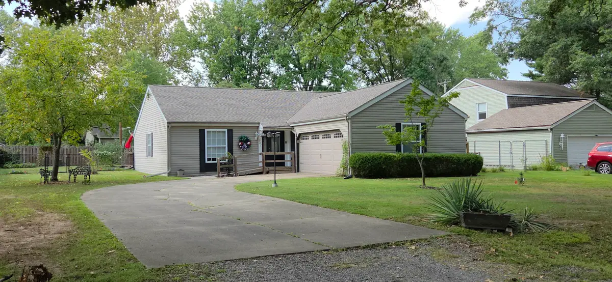 907 Lickliter Street, Benton, IL 62812 - #1