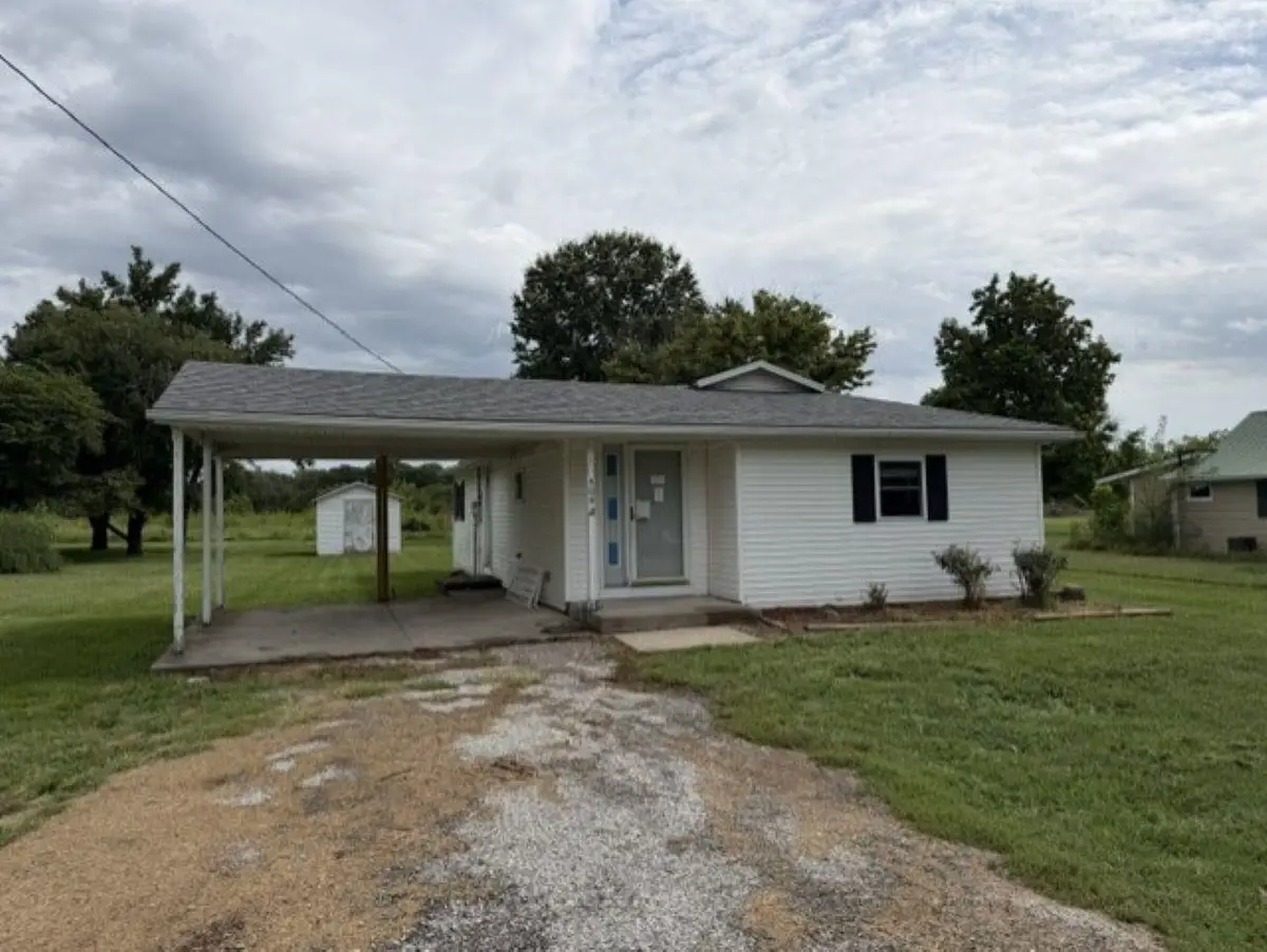 404 N Oak Street, Loraine, IL 62349 - #1