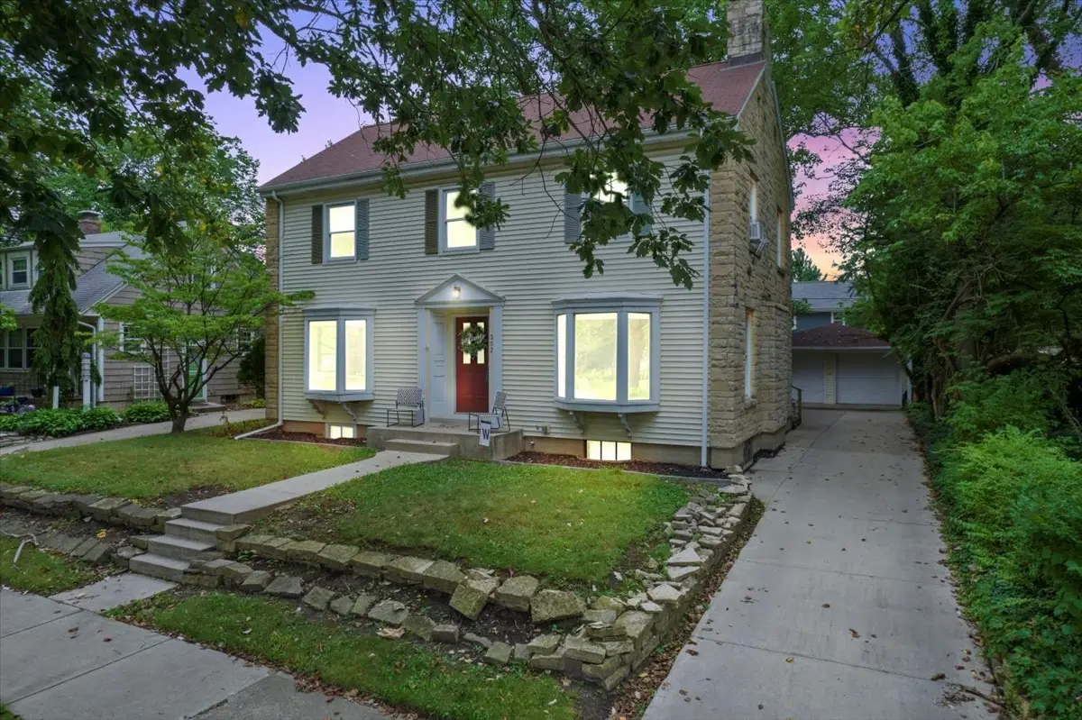 302 W Florida Avenue, Urbana, IL 61801 - #1