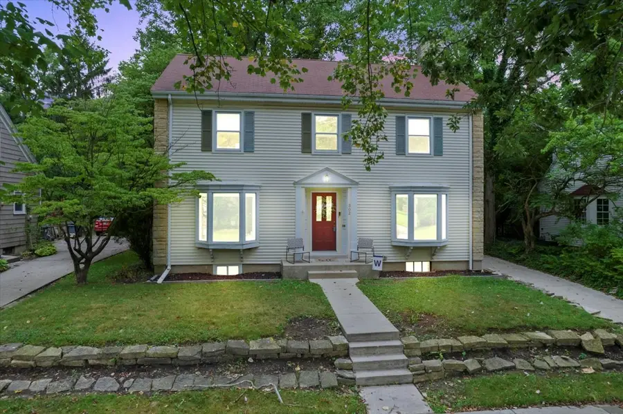 302 W Florida Avenue, Urbana, IL 61801 - #2