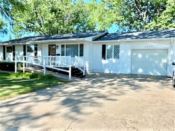 1817 6th Avenue, Sterling, IL 61081