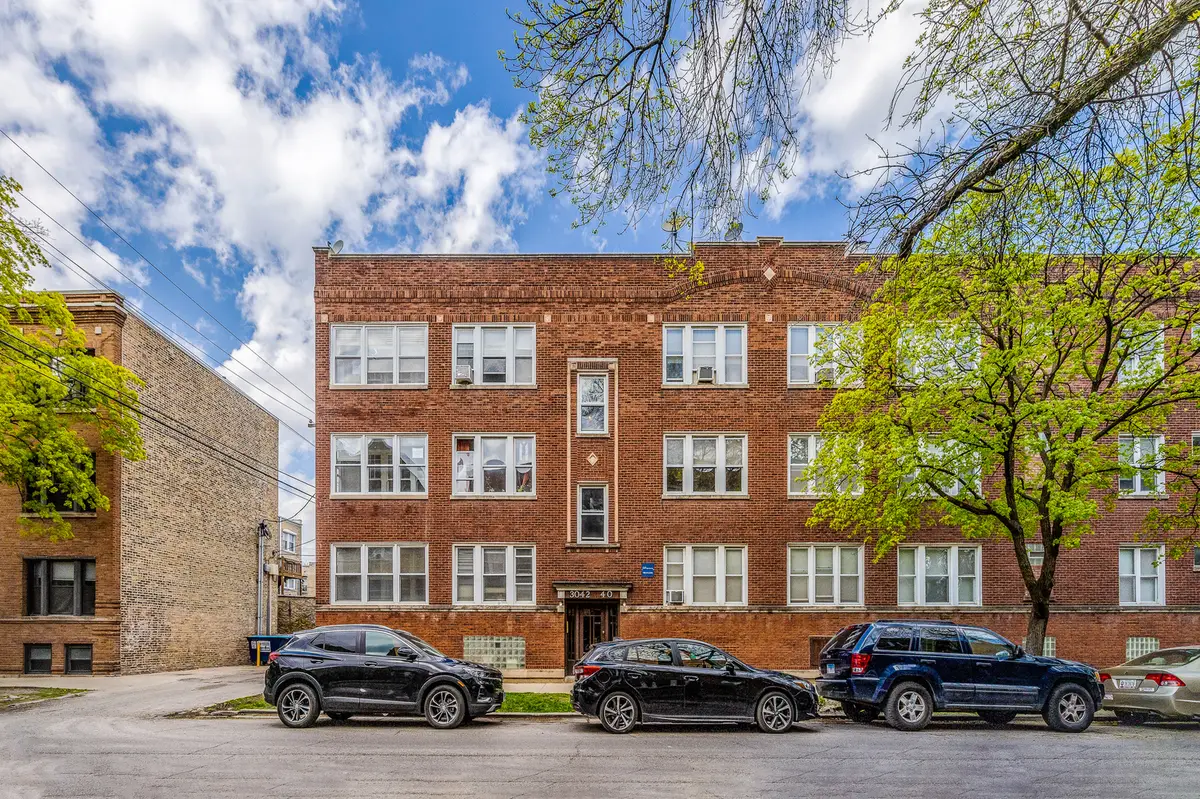 3040 W Sunnyside Avenue #D3, Chicago, IL 60625 - #1