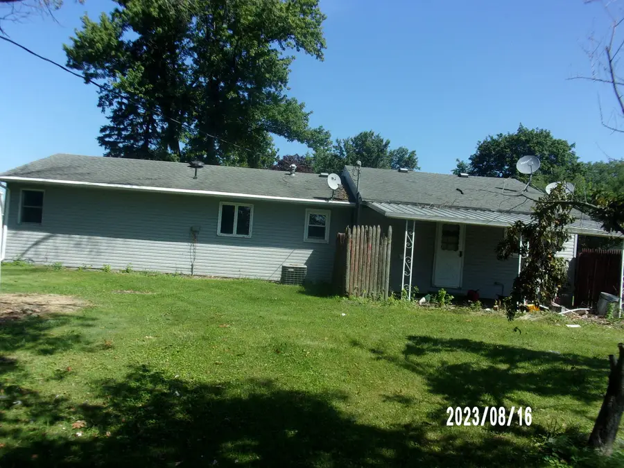 650 W Blue Street, Sheldon, IL 60966 - Image #2