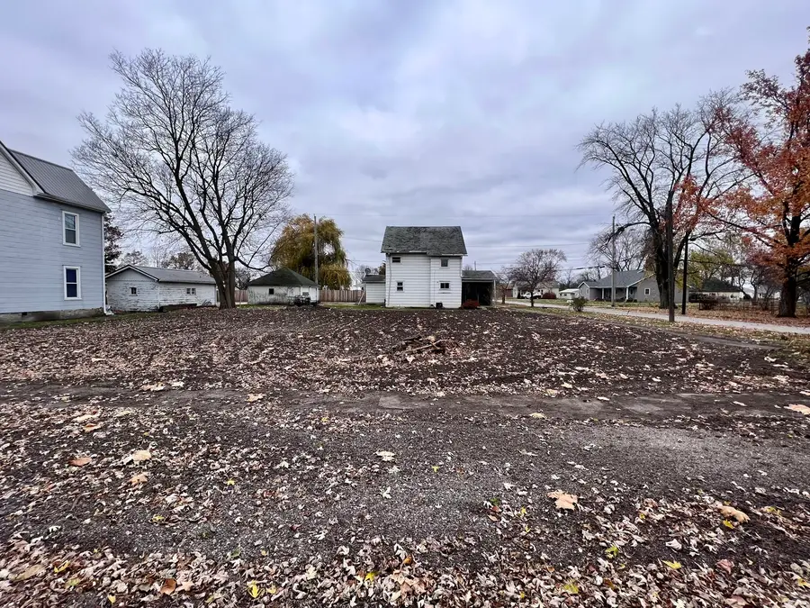 201 W Shute Street, Newman, IL 61942 - Image #2