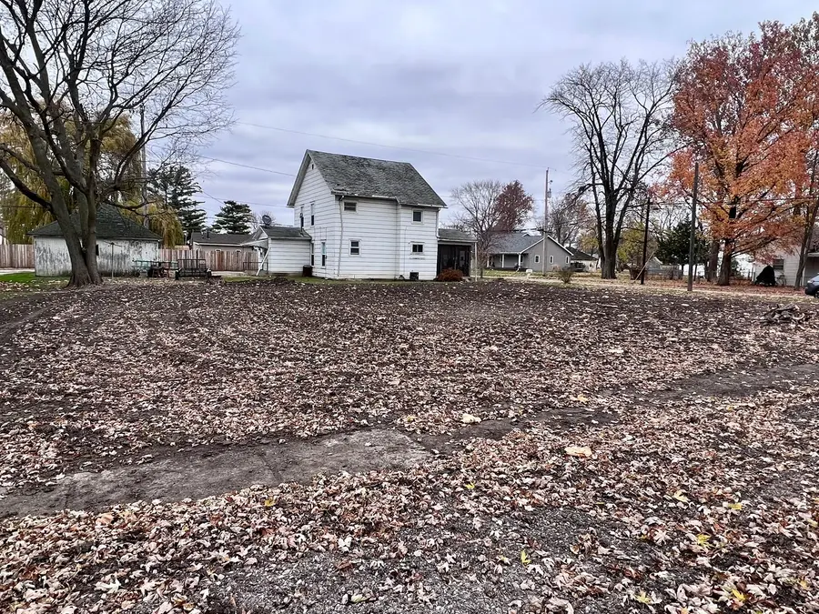 201 W Shute Street, Newman, IL 61942 - Image #3