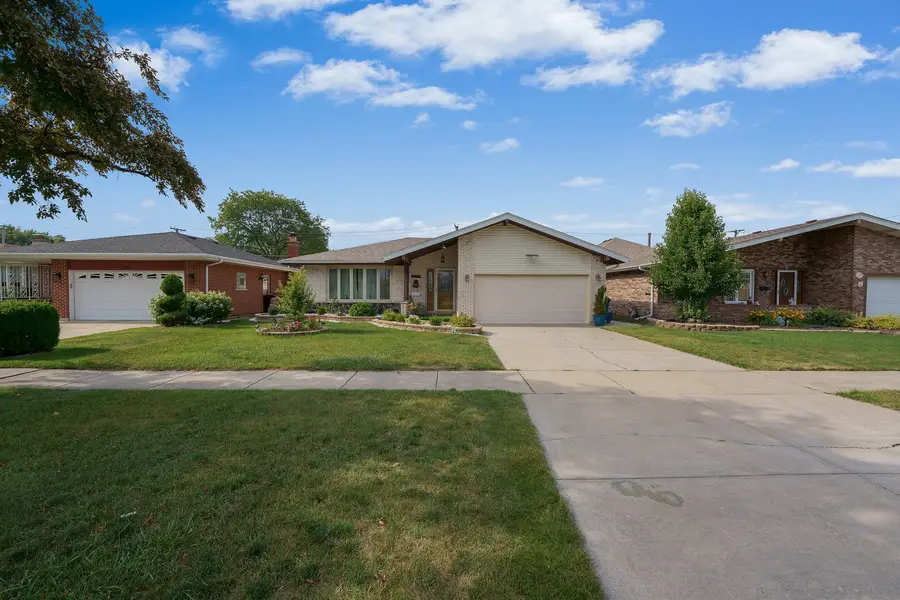 4832 W 107th Street, Oak Lawn, IL 60453 - #3