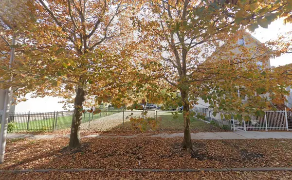 911 W 51st Street, Chicago, IL 60609