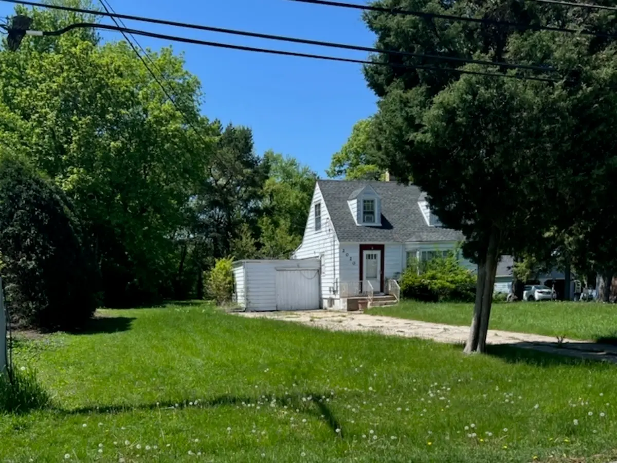 2020 N Chestnut Avenue, Arlington Heights, IL 60004 - Image #1