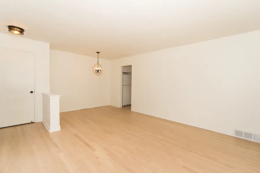 Address Withheld By Seller, Arlington Heights, IL 60005 - Image #3